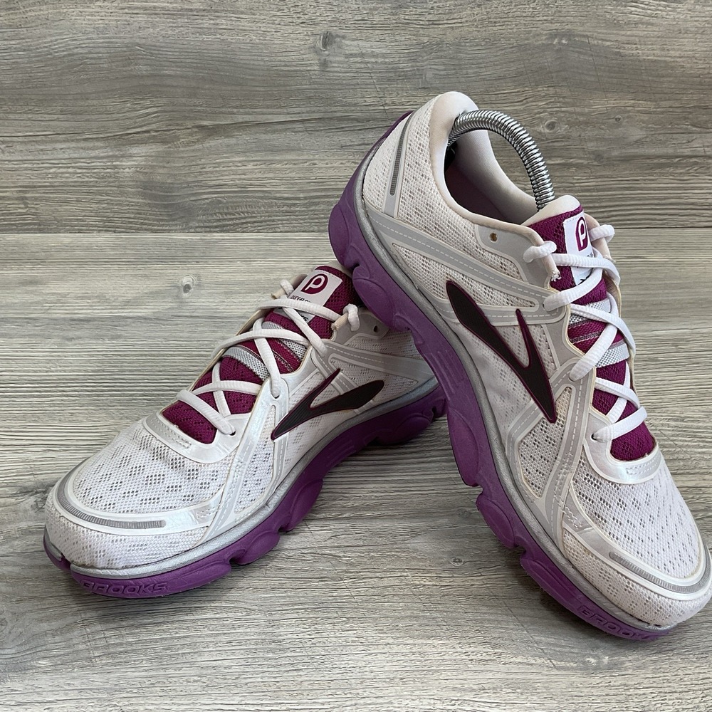 BROOKS Pure flow 7 DNA Cup Women's Size 10.5 B running athletic sneakers shoes